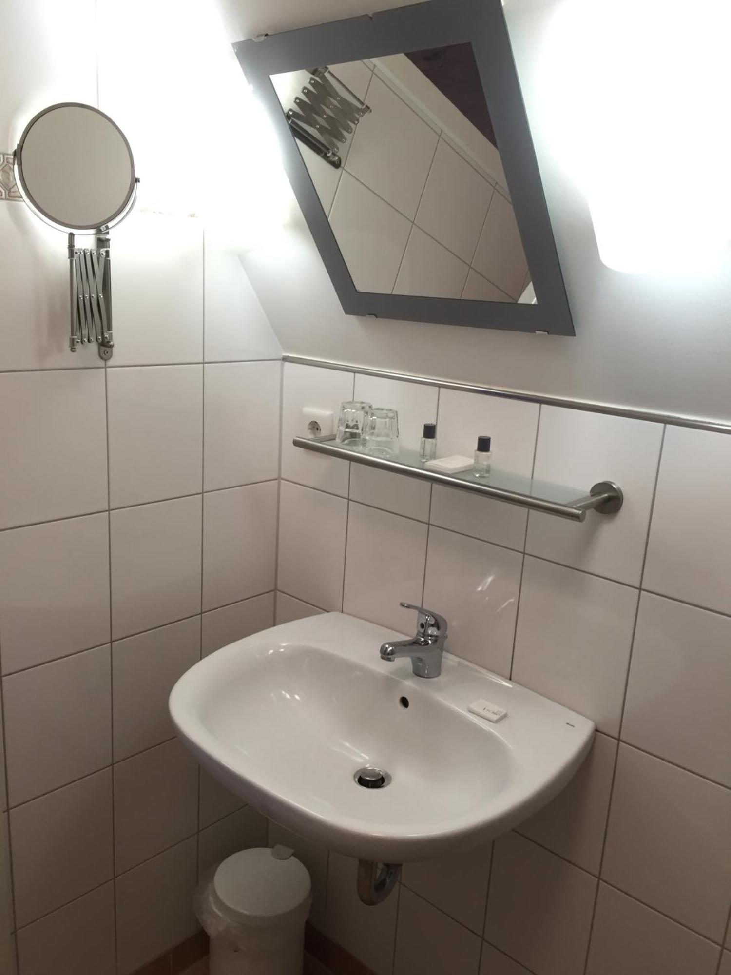 Barcelona Bed & Breakfast Düsseldorf Pokoj fotografie