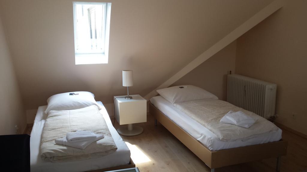 Barcelona Bed & Breakfast Düsseldorf Pokoj fotografie