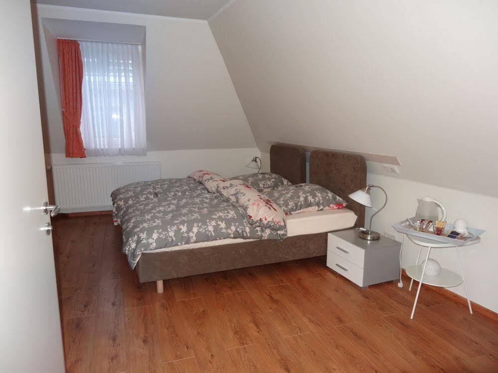 Barcelona Bed & Breakfast Düsseldorf Exteriér fotografie